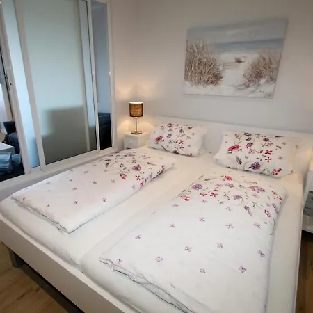 H10-011 * Heiligenhafen